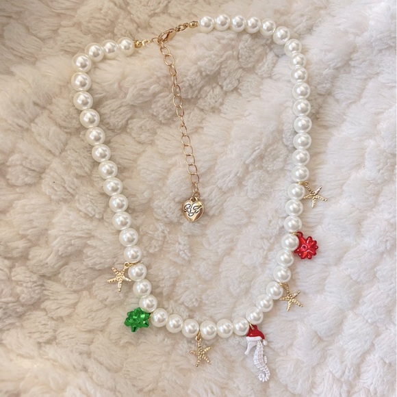 BETSEY JOHNSON Seahorse Imitation Pearl Strand Necklace New - Picture 5 of 11